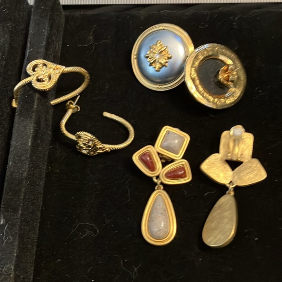 3 vintage AVON earrings - Picture 2 of 6